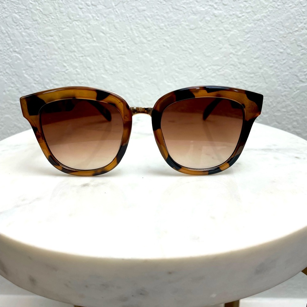 Tortoise Frame Sunglasses